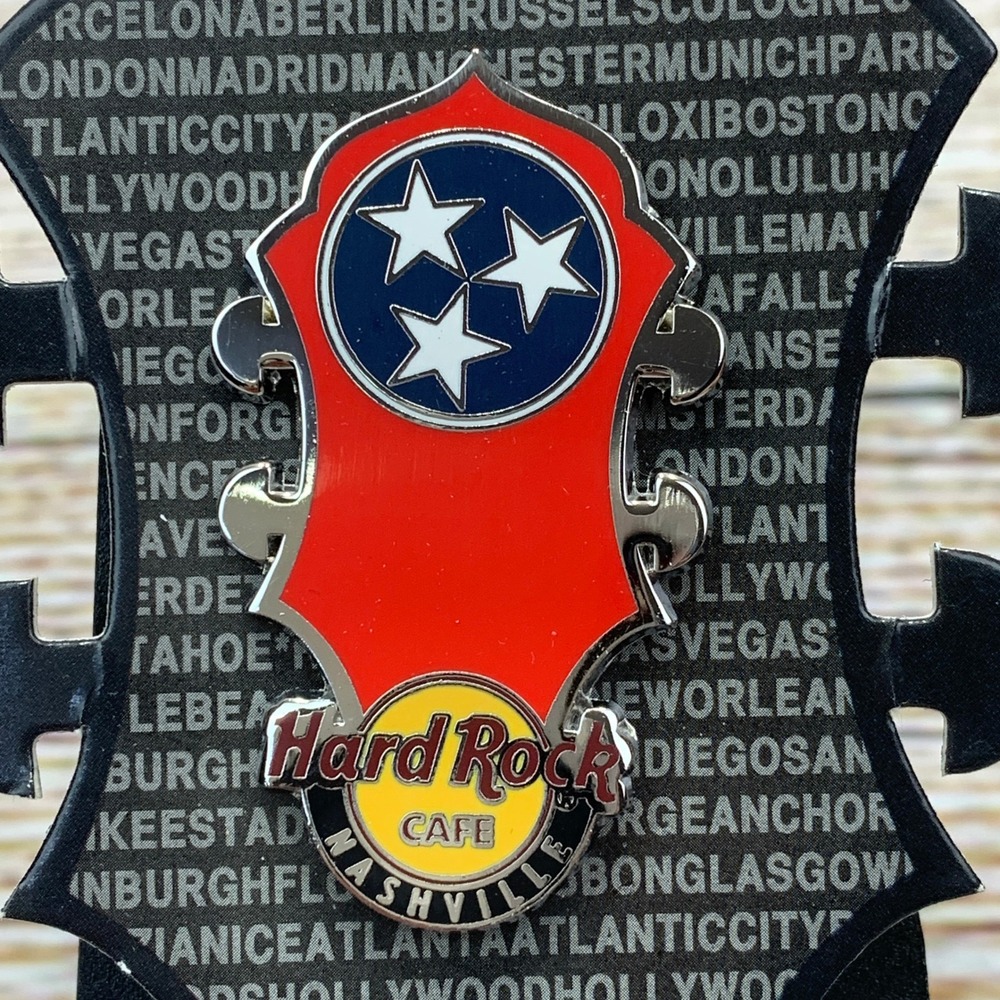 Hard Rock Cafe Nashville Tennessee Guitar Headstock Flag Pin‎ On Card